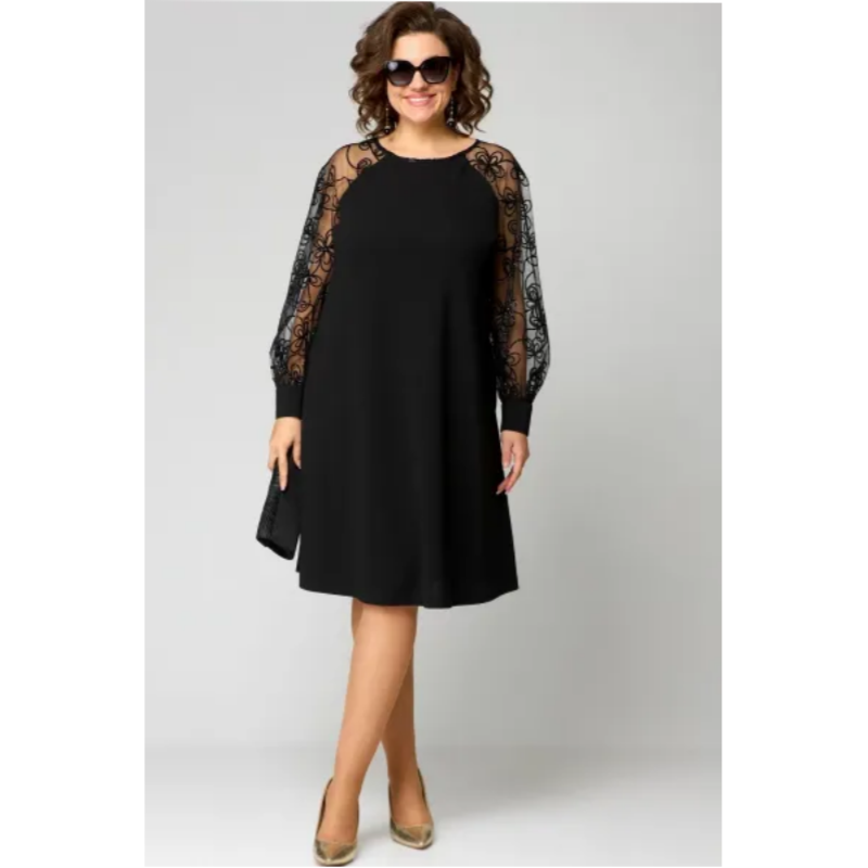 Lace Patchwork Dress With A Round Neck And Long Sleeves